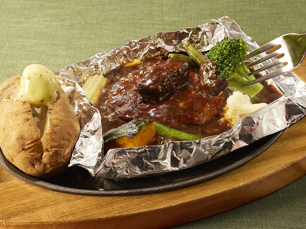 ココス「2025秋冬グランドメニュー」開始、旬の牡蠣やきのこ、温野菜を使ったメニューにフルーツサラダ、定番のミニパフェとココッシュに新バリエーション