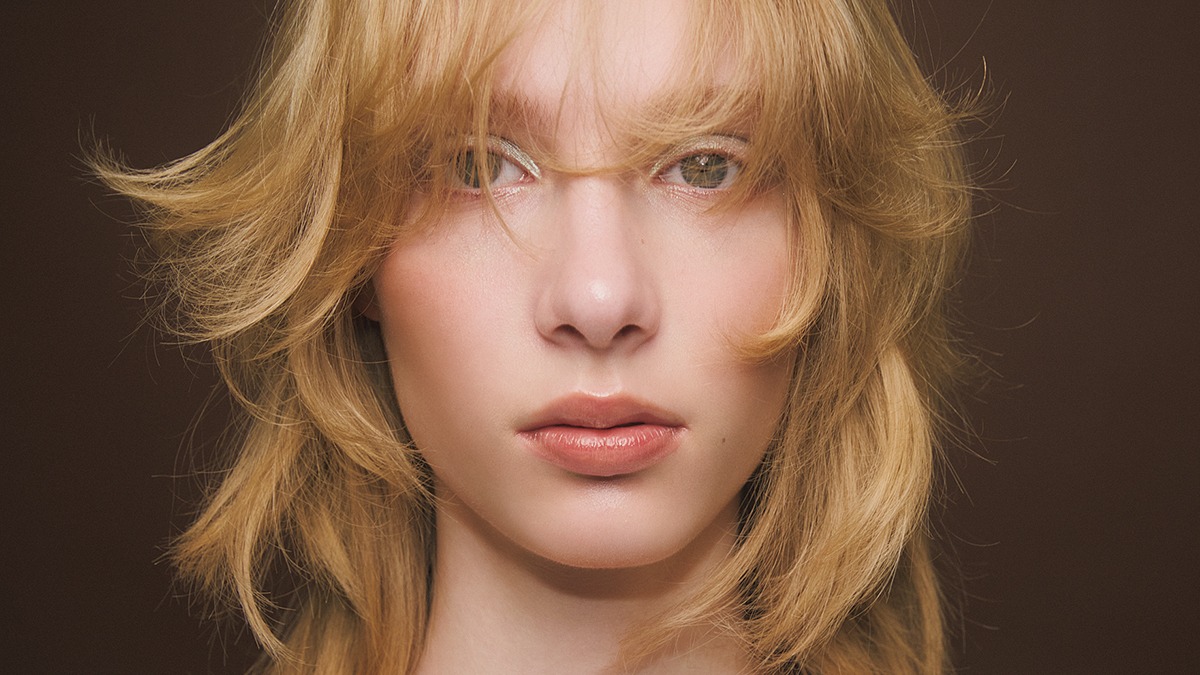 チークの上手な入れ方は？ メイクのプロに聞いた「顔立ちが整う」難しくないテクニック