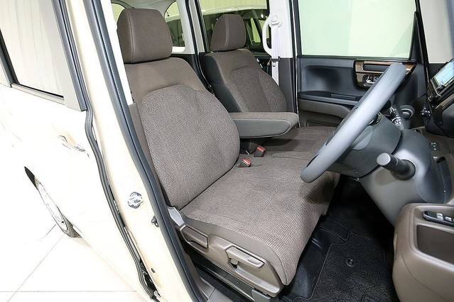 たかが 表皮 がカーライフをも左右 クルマの シート地 の複雑な中身と選び方 ライブドアニュース