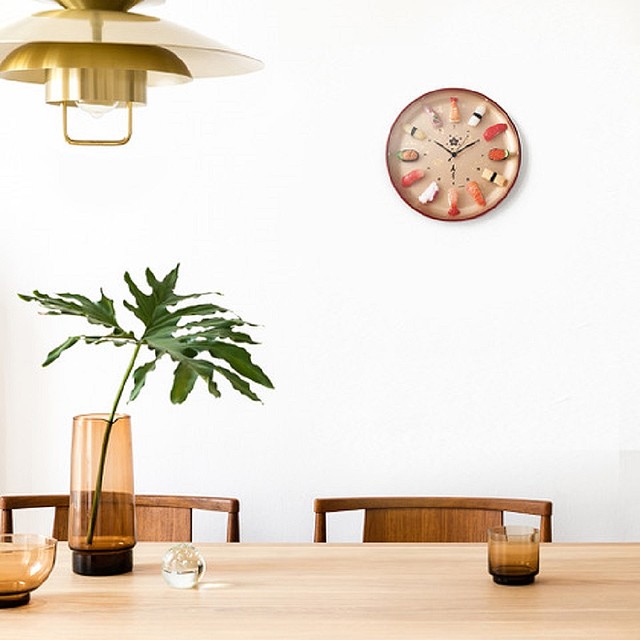 寿司の食品サンプルが時計に 北村サンプル「寿司時計プレミアム」が