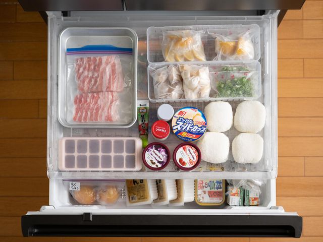 昭和レトロ 冷凍冷蔵庫の上手な使い方 上段と下段の使い分けでスッキリ！プロ直伝・冷凍室の収納術【これで