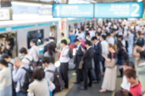 満員電車のイメージ（画像：PIXTA）