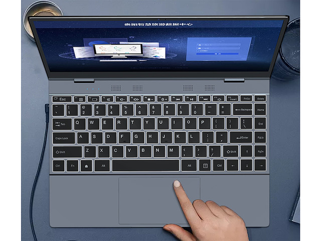 約3万円でスマホをPC化。キーボード付きの外部モニターが魅力的（山根