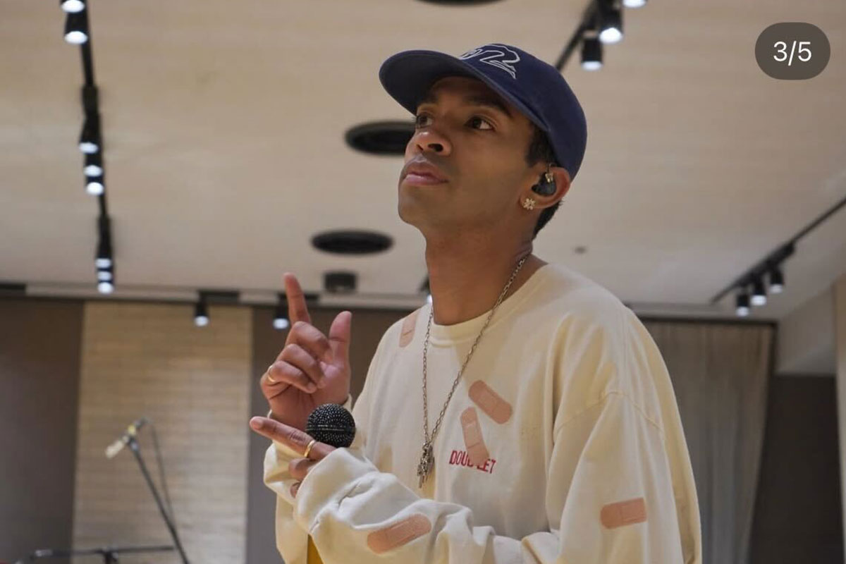 草間リチャード敬太容疑者。写真はAぇ!groupのInstagramより