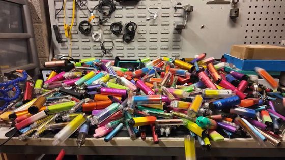 充電すれば再利用可能 使い捨て電子タバコのバッテリー500個を再利用