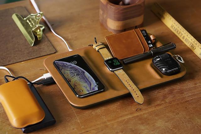 iPhone�ʤɤ�iOSü�������5��Ʊ���˽��ŤǤ���磻��쥹���Ŵ��GAZE TRAY��
