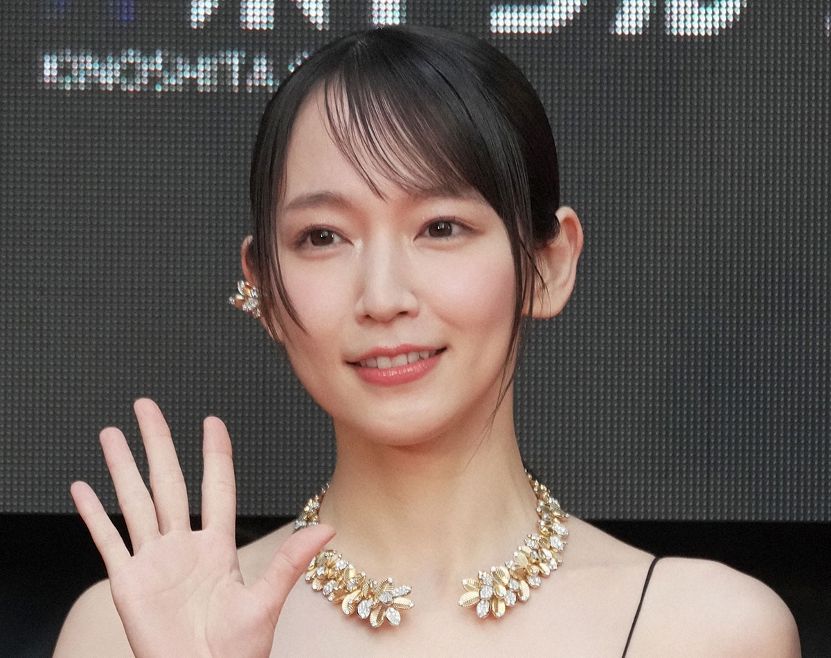 吉岡里帆、他人の離婚報道に言及 吉岡美穂の誤字に「結婚していない」