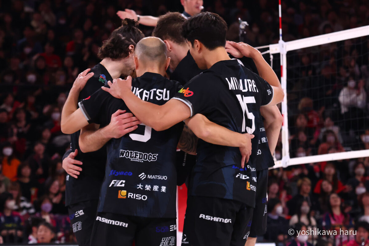 ウルフドッグス名古屋が天皇杯優勝記念Tシャツの受注販売を実施