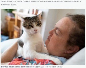 ��¡ȯ��˽���줿�������ߤä�����ǭ�ʲ����ϡ�The Mirror��2022ǯ8��17���ա�Cat mum��s life saved after pet pounded its paws on her chest during heart attack�ס�Image: Tom Maddick SWNS�ˡ٤Υ����꡼�󥷥�åȡ�