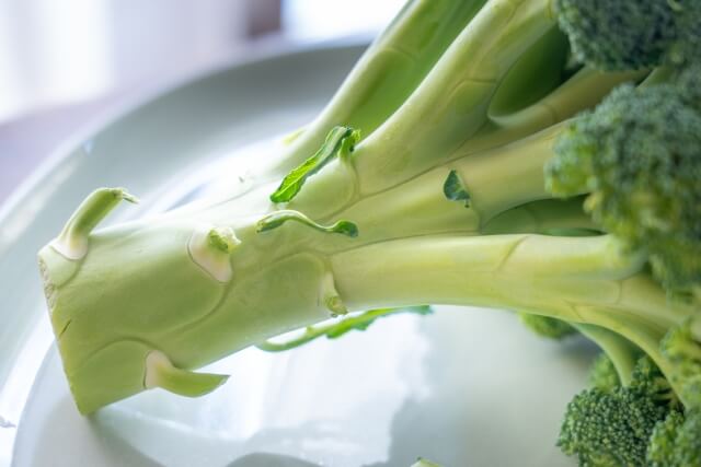 ブロッコリーの「芯が美味しいんだよね」ラジオ番組で利用法を語り合う