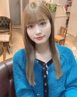 バラエティ番組でも人気の生見愛瑠(画像は『生見 愛瑠(めるる) 2020年12月6日付Instagram「髪とぅるる〜になりました〜」』のスクリーンショット)