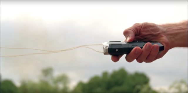 アメリカの治安改善につながるか リアル グラップルガン に全米が大注目 ライブドアニュース