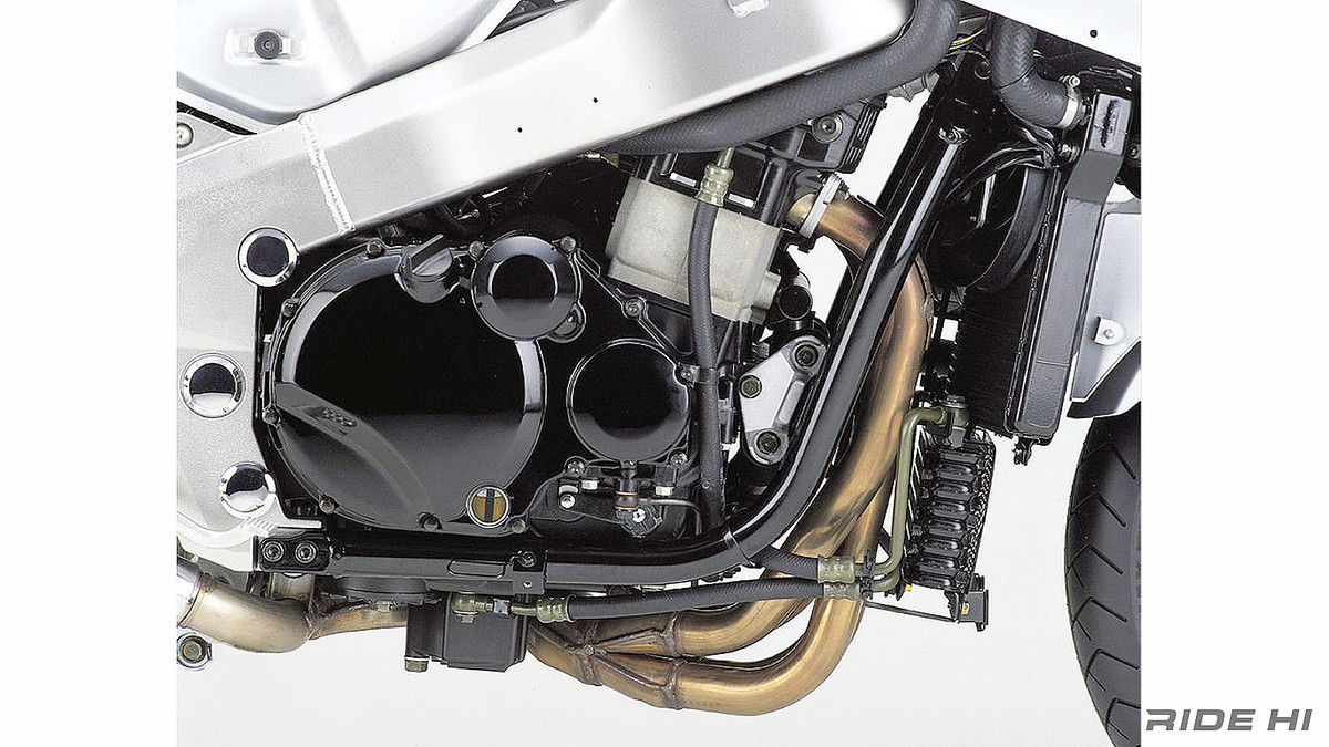 ZZR1200はフラッグシップZZR1100のCD値最優先をライダープロテクション