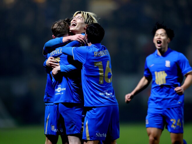 上品だ」「すぐに売り切れそう」日本人3選手所属の英クラブ、創設150