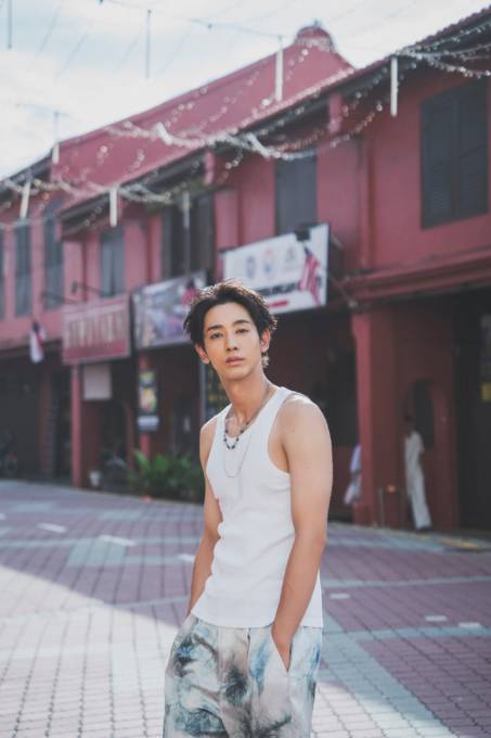 
          ��ƣ�������������ޤä��ΤΥ��󥯥ȥå�SHOT��Ϫ����ͥ�ǥӥ塼����10ǯ�ǹ����ä���ɽ�������ɤ�����
        