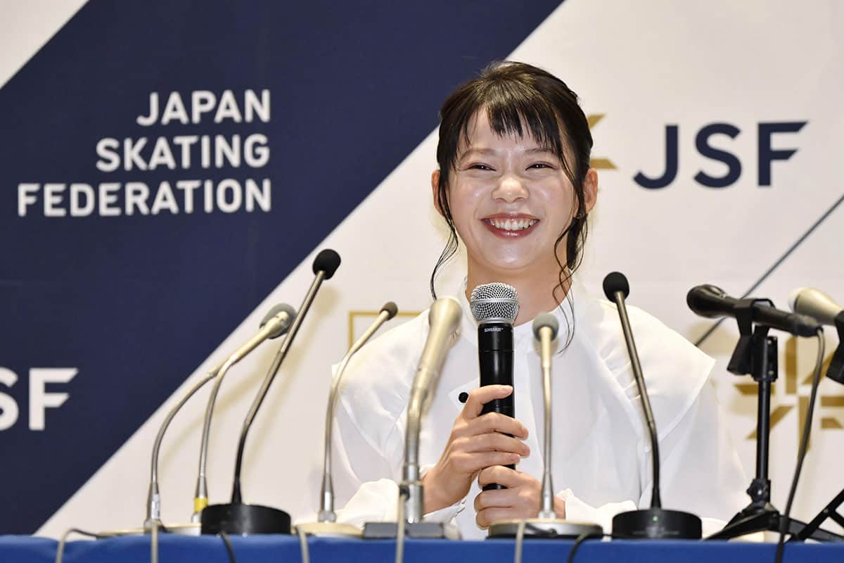 スピードスケート女子の引退会見をする?木菜那（共同通信） 