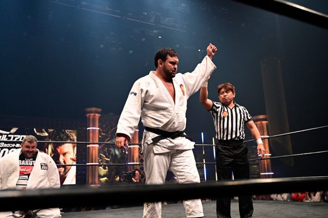 把瑠都に勝利したウルフアロン【写真:SHOTA SOTODATE】